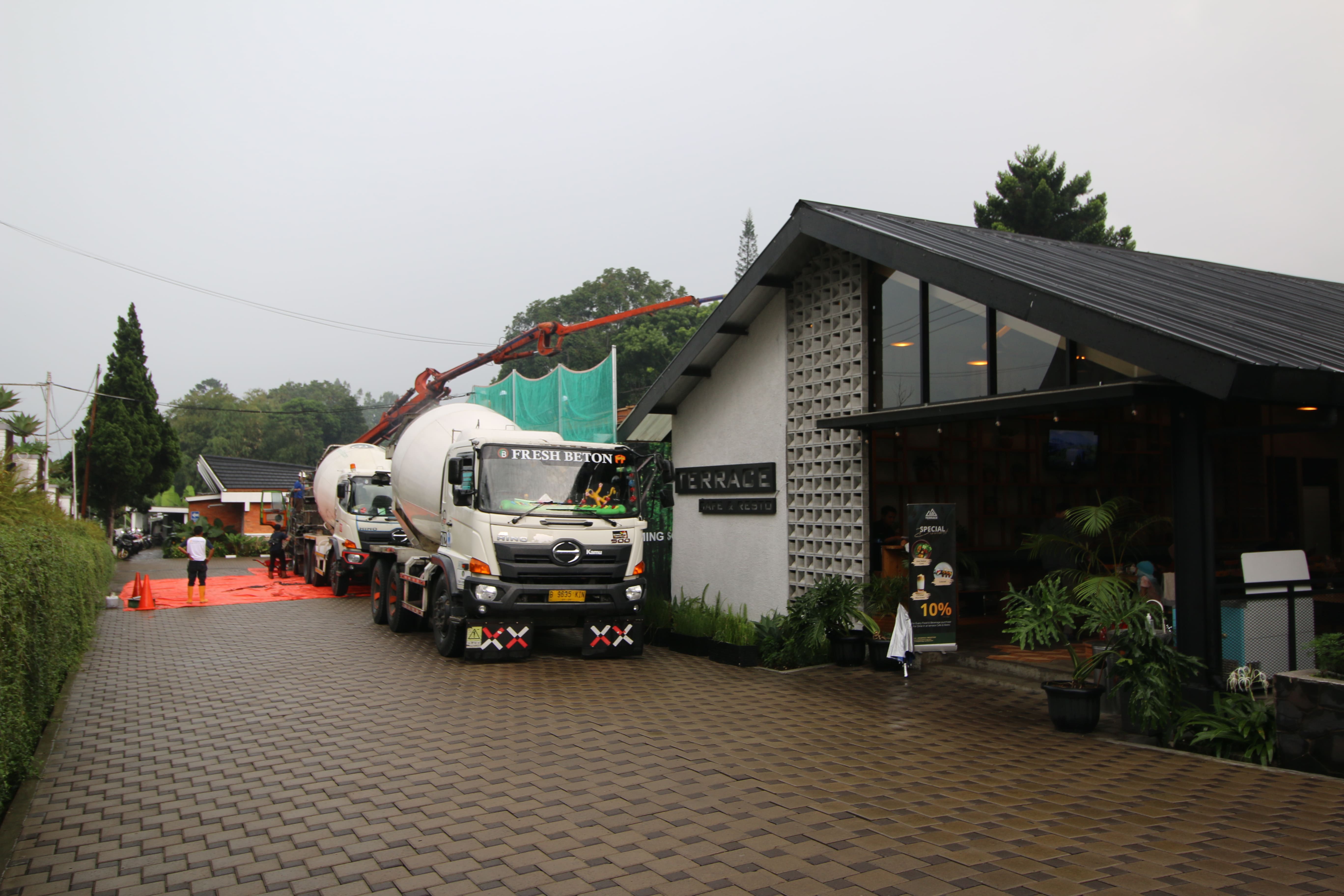 ariandri hotel and resort